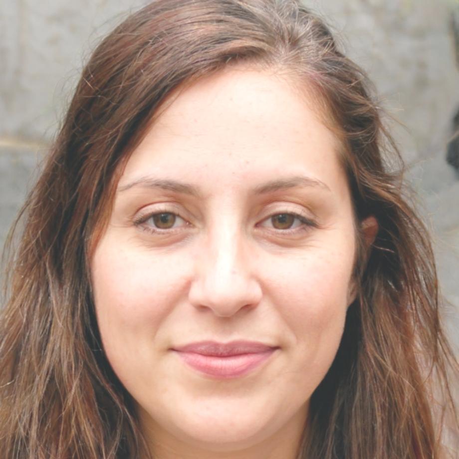 Giulia Santoro, ex studentessa finoravex